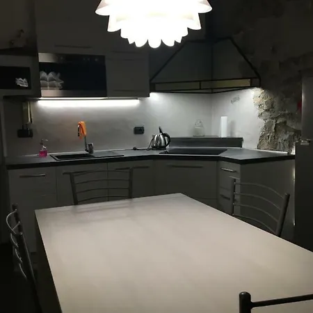 Casa Del Pozzo Di San Bernardino شقة