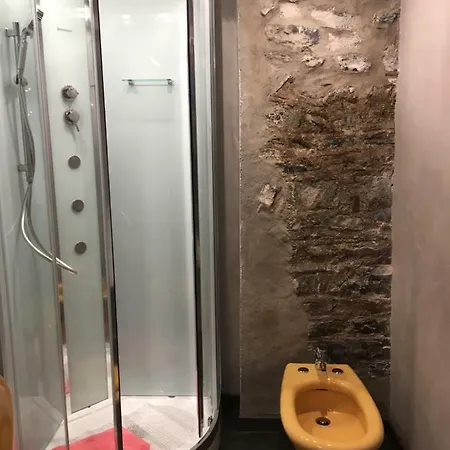 Casa Del Pozzo Di San Bernardino * كومو